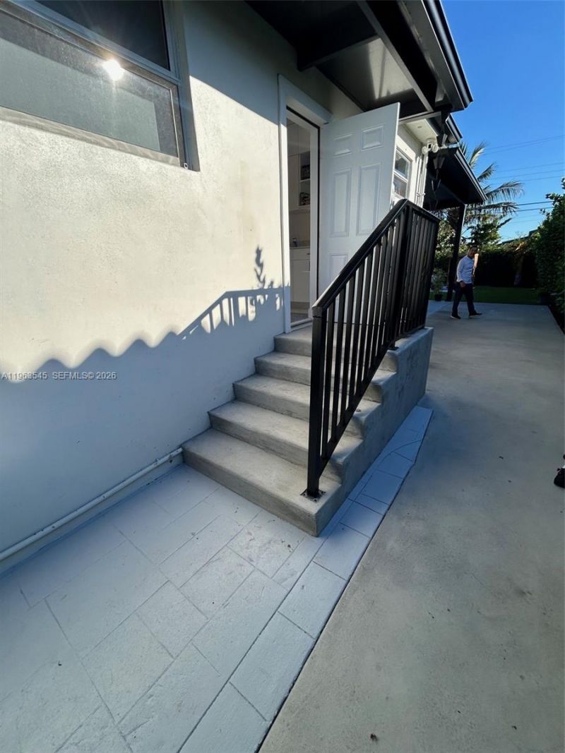 8000 SW 19th St, Miami, FL 33155 Photo