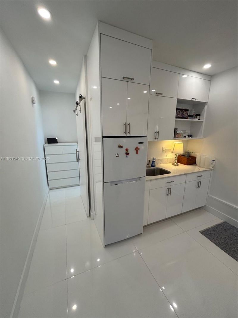 8000 SW 19th St, Miami, FL 33155 Photo