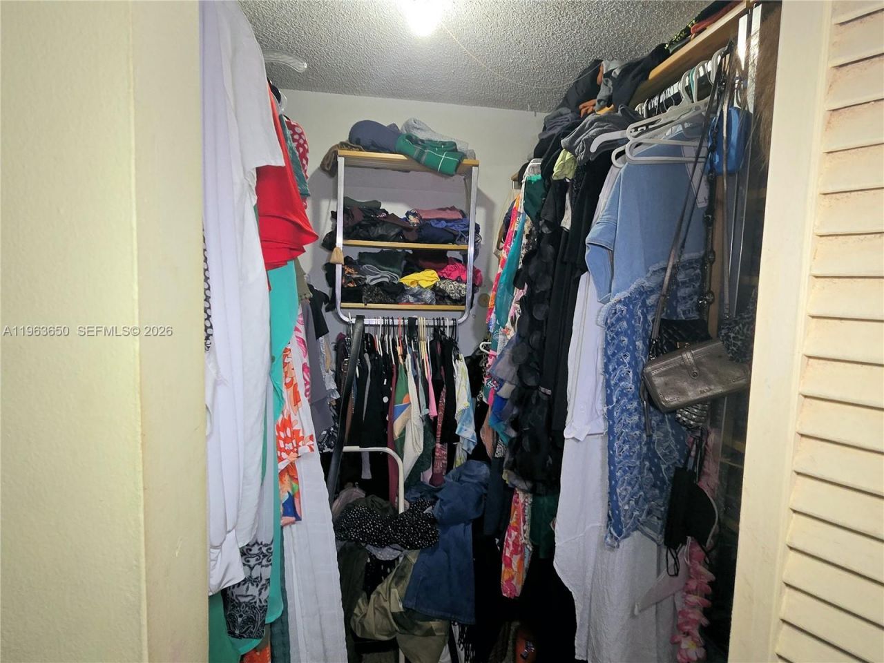 940 NE 199th St, Unit 114, Miami, FL 33179 Photo