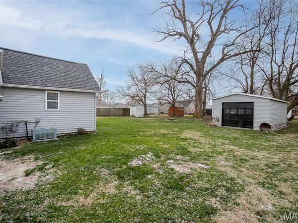 104 Hazel Street, Jerseyville, IL 62052