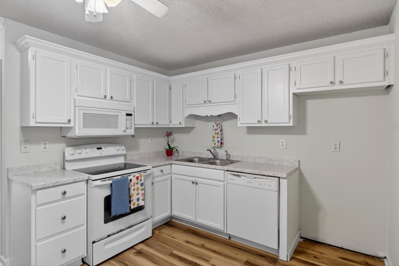 6248 Lucille Drive Photo 12