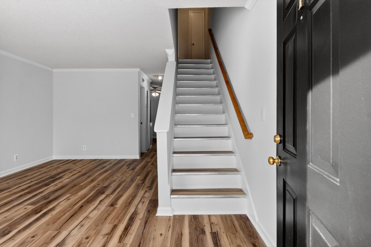 6248 Lucille Drive Photo 5