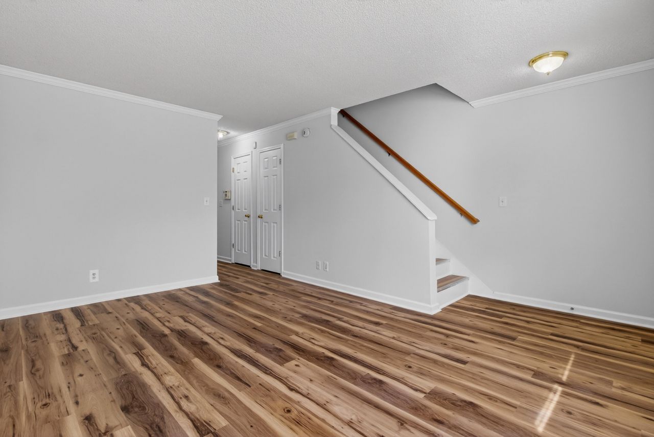 6248 Lucille Drive Photo 7