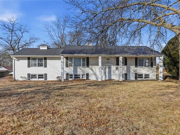 28414 S State Route Dd Highway, Harrisonville, MO 64701