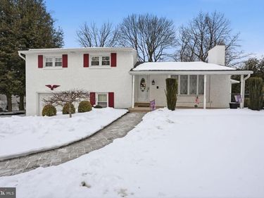 33 HENRY AVENUE, FEASTERVILLE TREVOSE, PA 19053