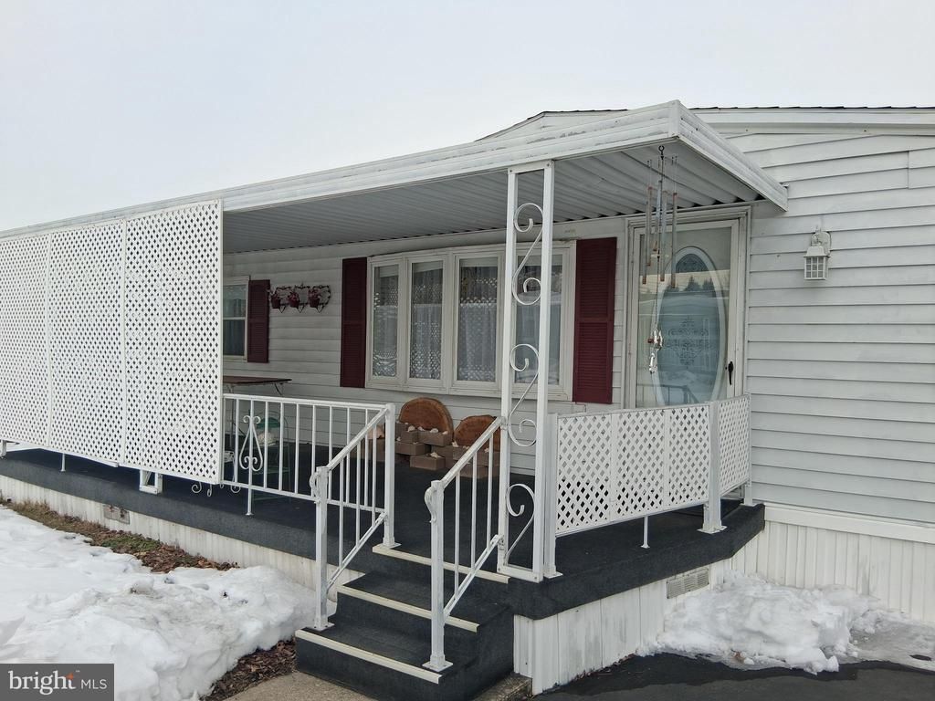 17 Stony Run Village, Denver, PA 17517 Main Photo