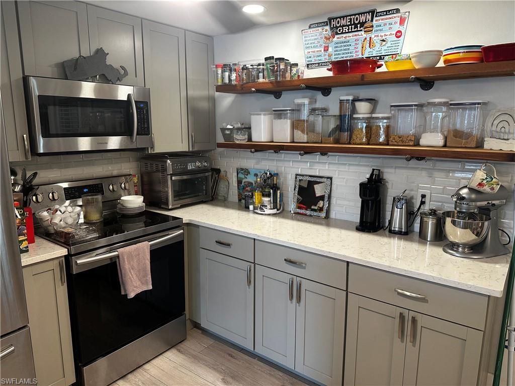 170 Pine Key Ln, Unit 13, Naples, FL 34114 Photo
