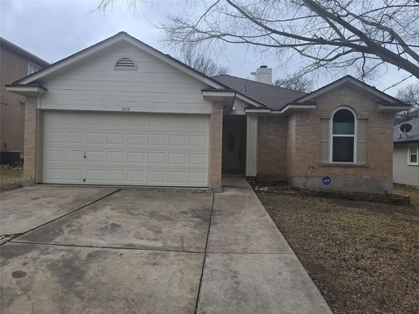 103 Hummingbird CT, Cedar Creek, TX 78612