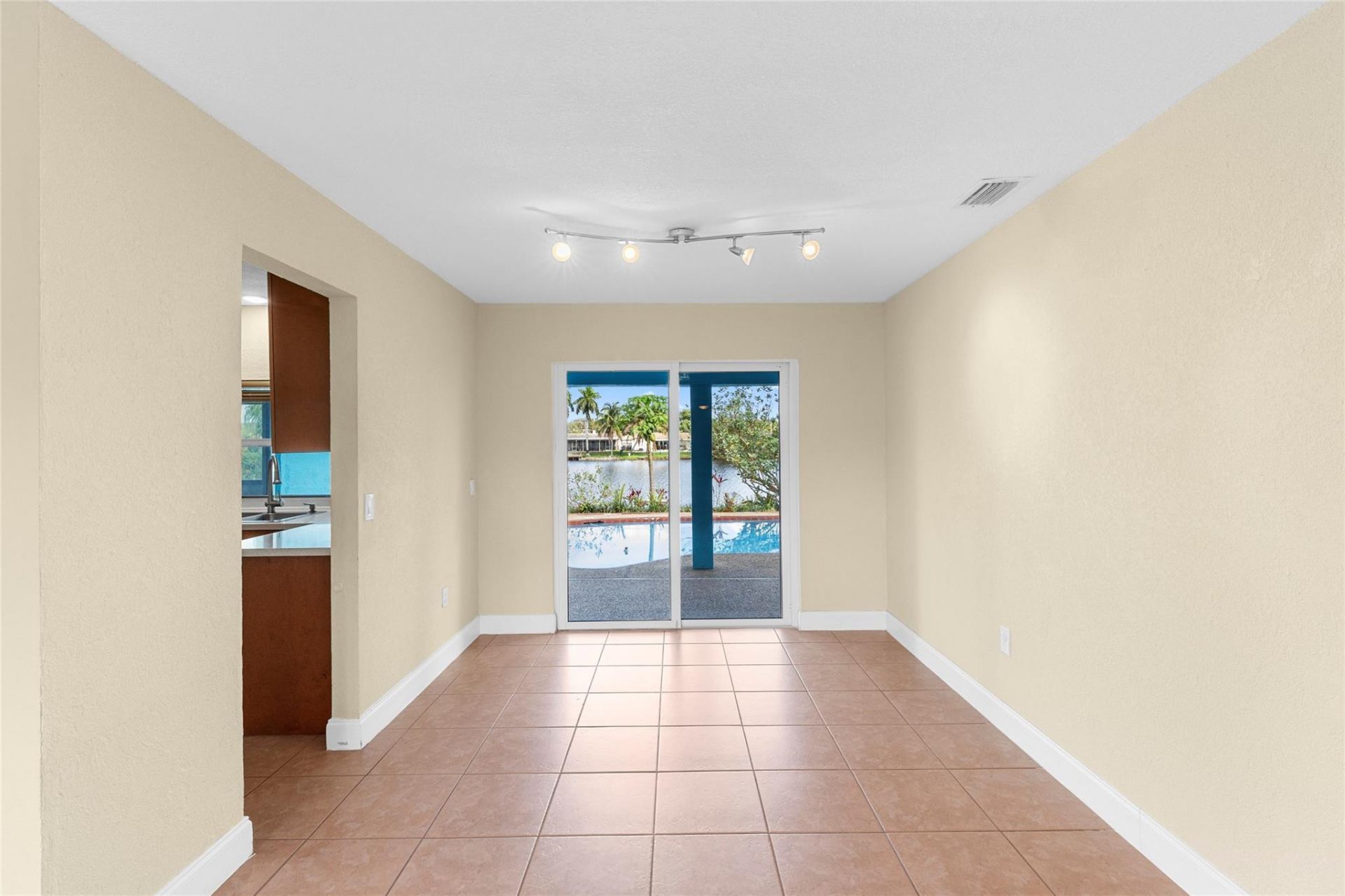 11831 NW 31st Place, Sunrise, FL 33323 Photo