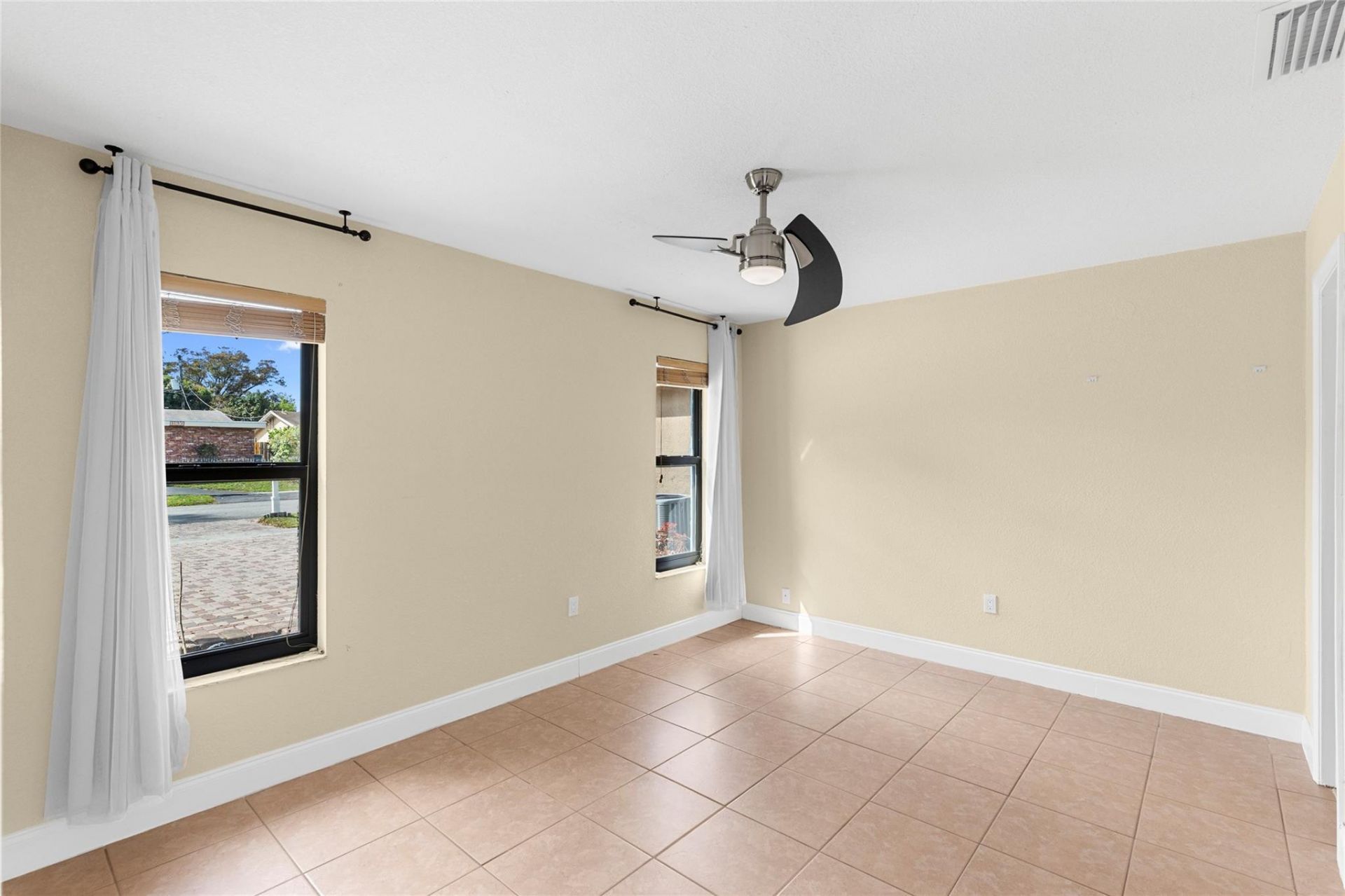 11831 NW 31st Place, Sunrise, FL 33323 Photo