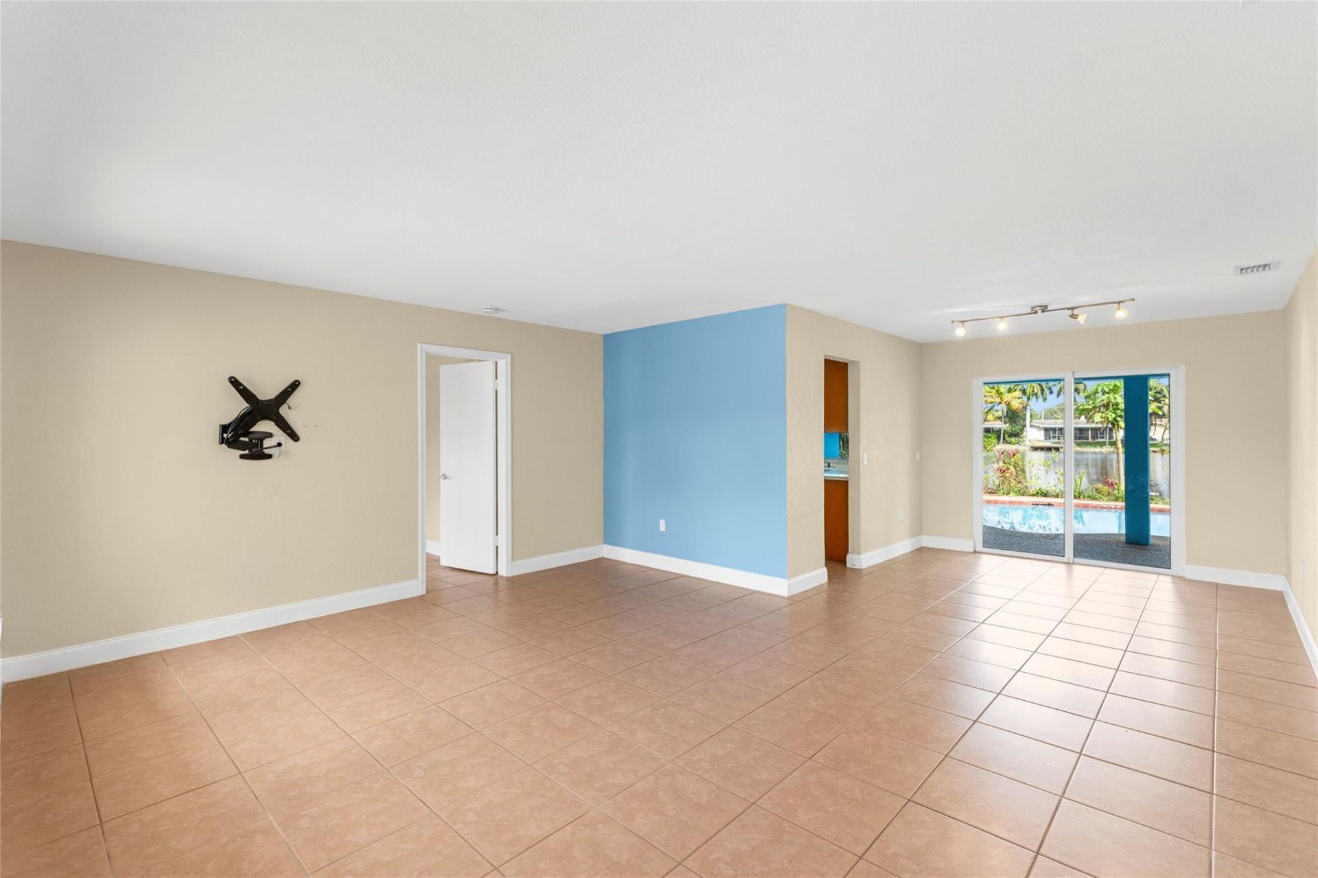 11831 NW 31st Place, Sunrise, FL 33323 Photo