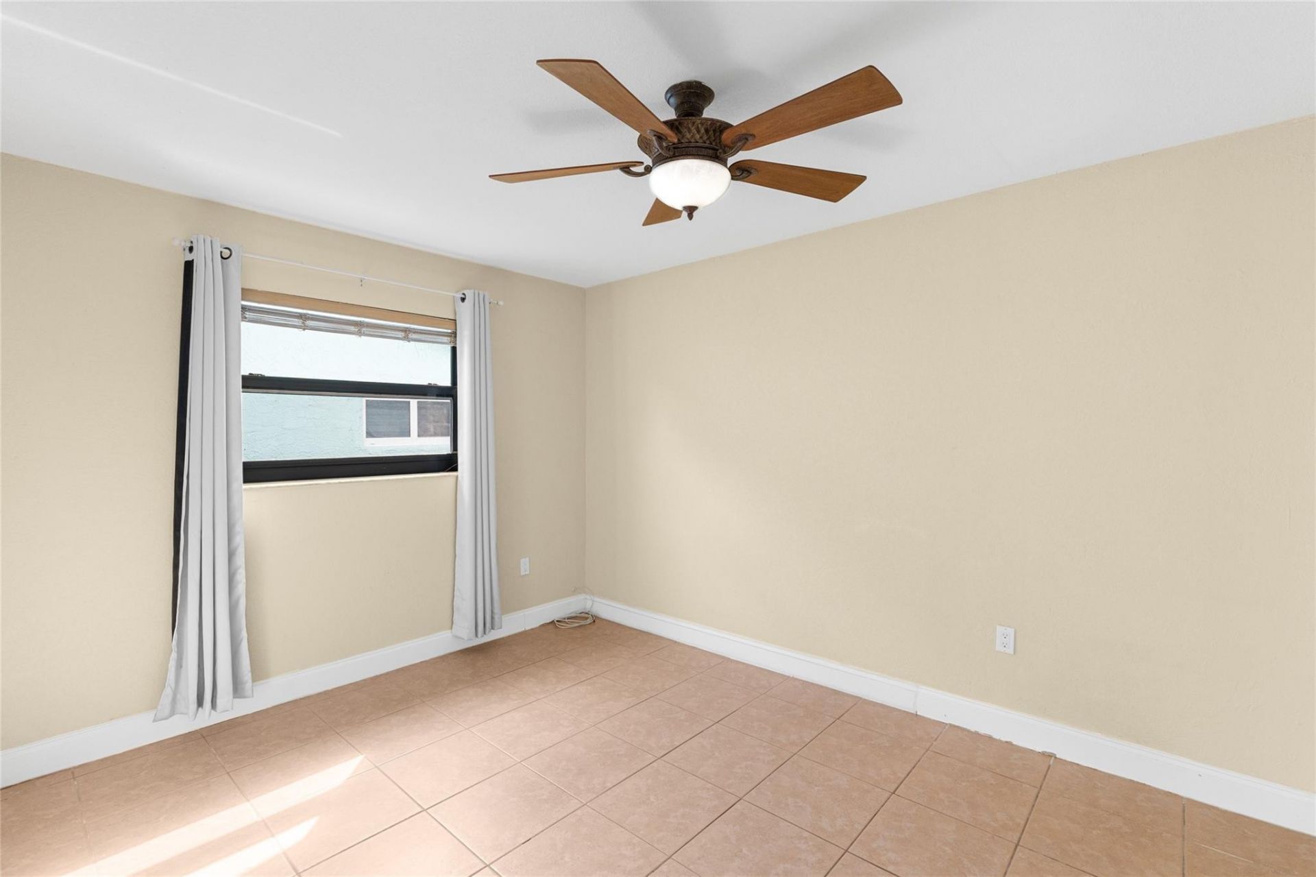 11831 NW 31st Place, Sunrise, FL 33323 Photo