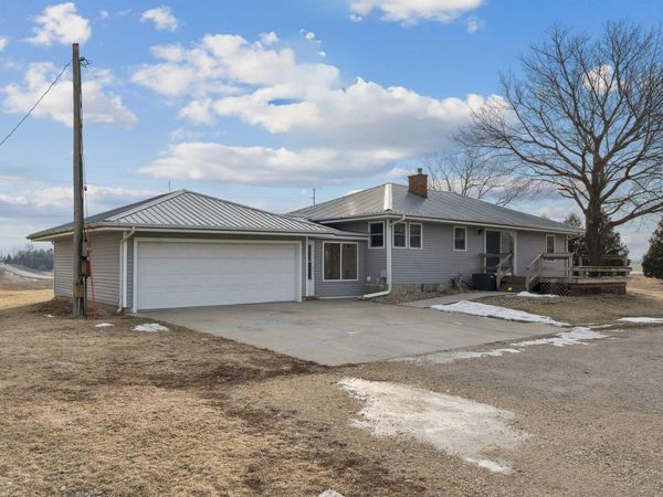 5955 Osage Road, Waterloo, IA 50703