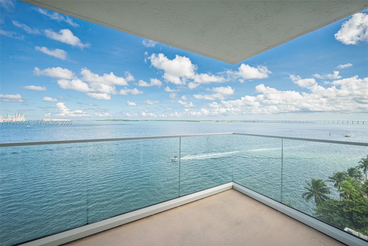 800 Claughton Island Dr, Unit 905, Miami, FL 33131 Photo