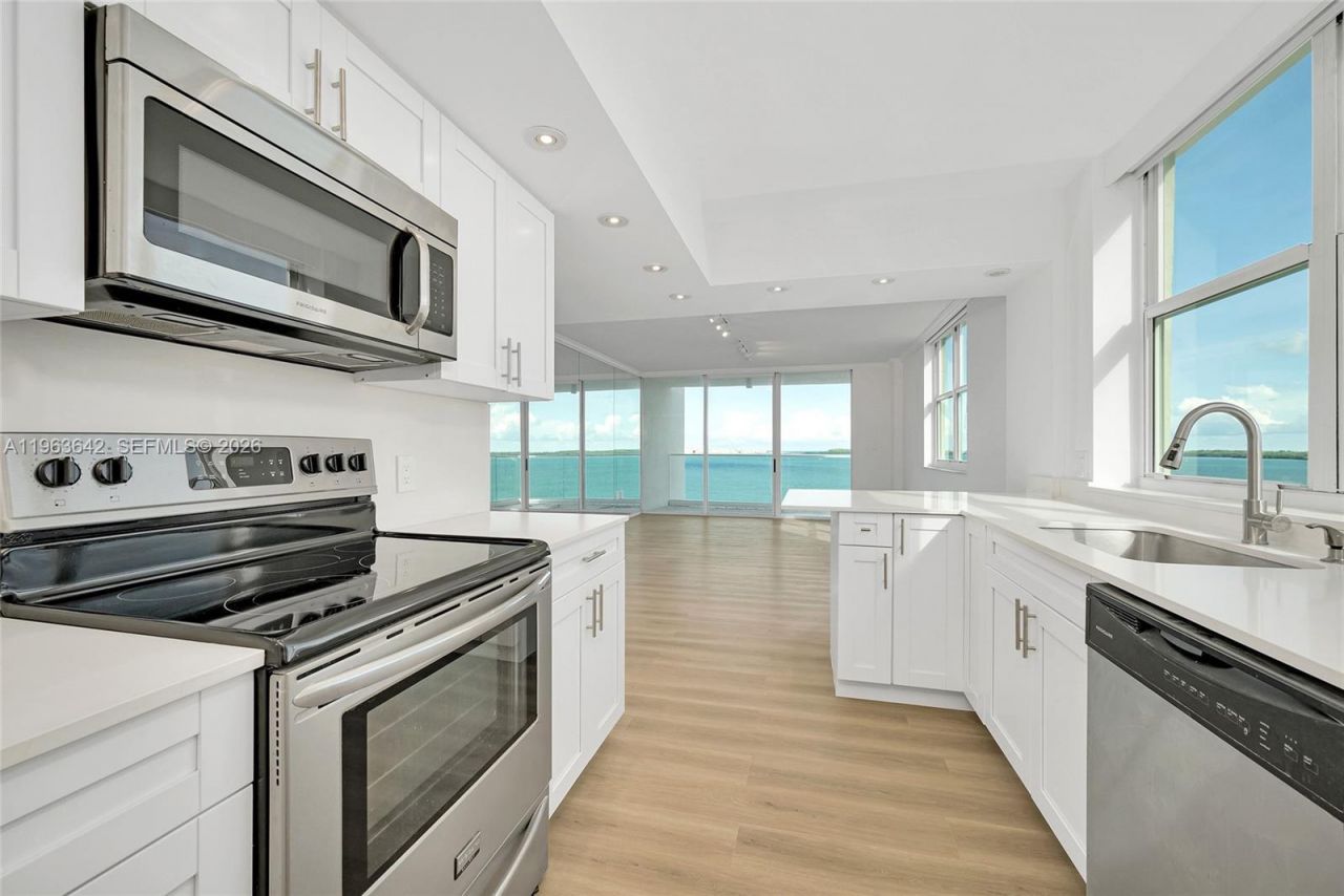 800 Claughton Island Dr, Unit 905, Miami, FL 33131 Photo