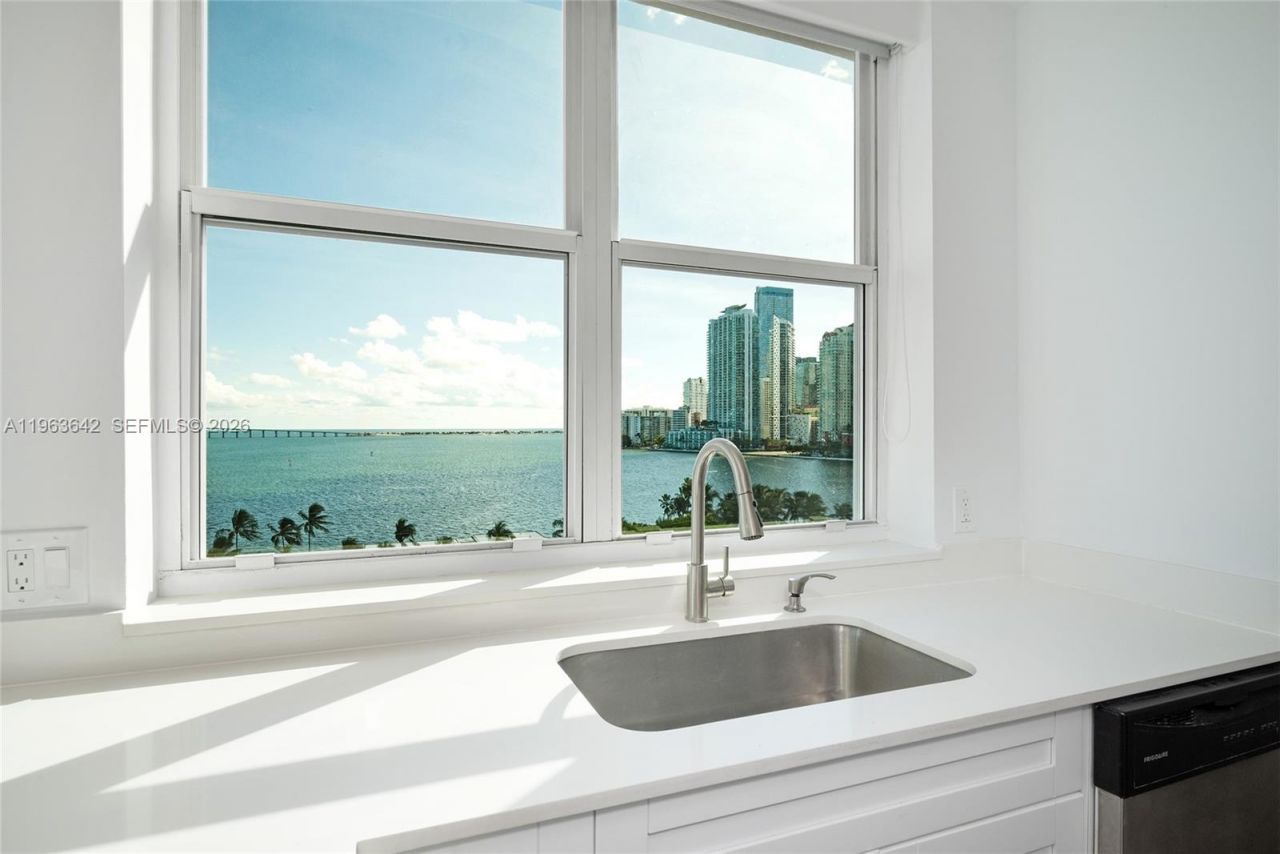 800 Claughton Island Dr, Unit 905, Miami, FL 33131 Photo