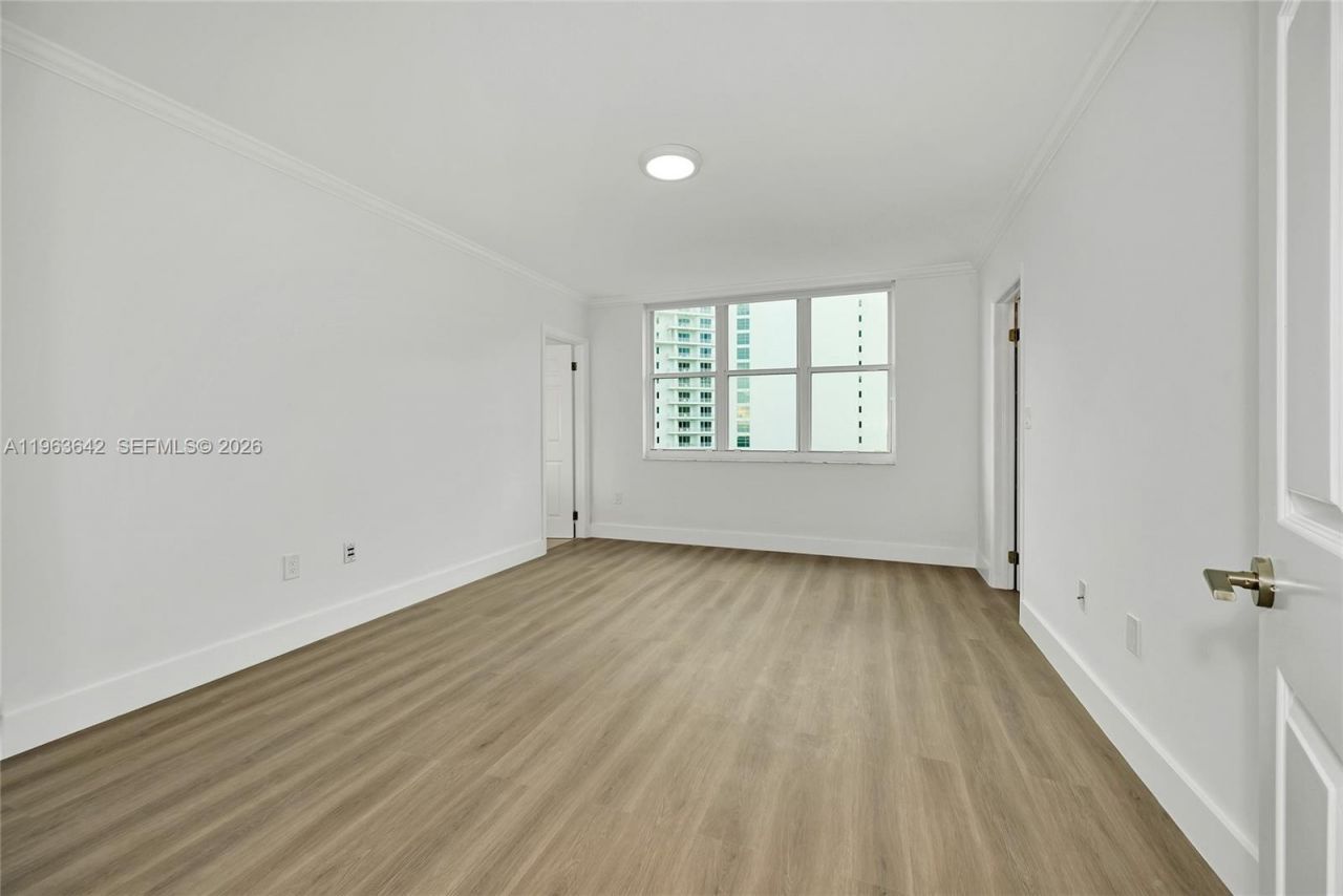 800 Claughton Island Dr, Unit 905, Miami, FL 33131 Photo