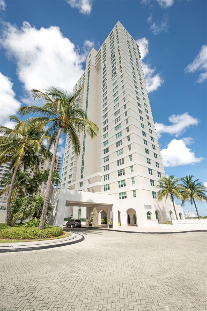800 Claughton Island Dr, Unit 905, Miami, FL 33131 Photo