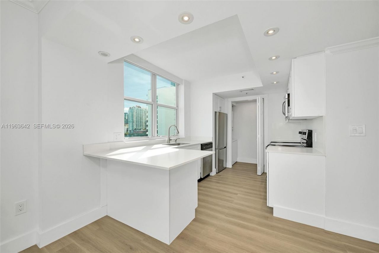 800 Claughton Island Dr, Unit 905, Miami, FL 33131 Photo