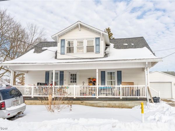 221 E Fetter Lane, Gnadenhutten, OH 44629