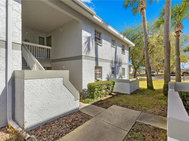 588 FAIRWAYS LANE, Unit E201, OCALA, FL 34472