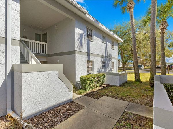 588 FAIRWAYS LANE, Unit E201, OCALA, FL 34472