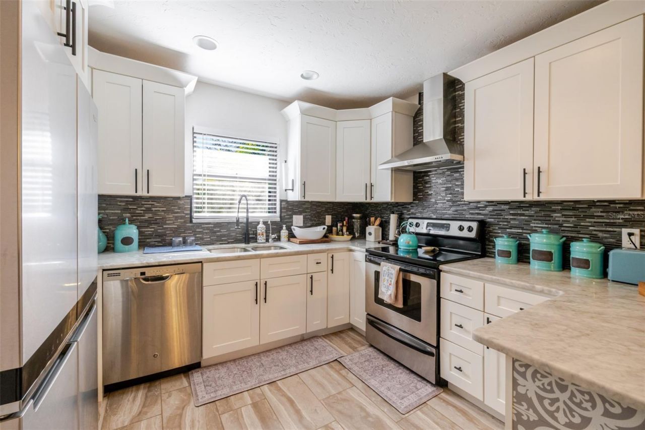 4925 Remington Drive, Sarasota, FL 34234 Photo