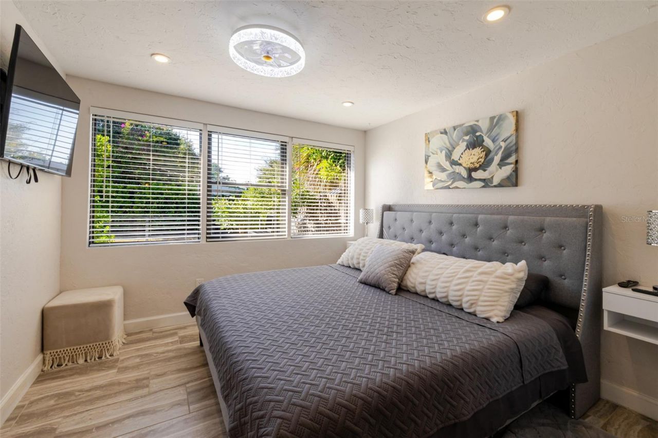 4925 Remington Drive, Sarasota, FL 34234 Photo