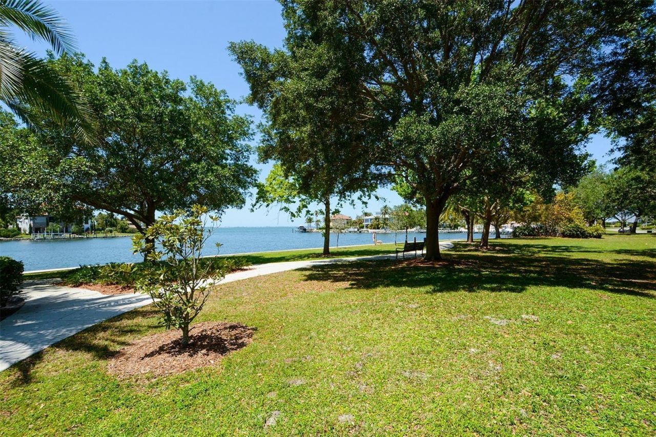 4925 Remington Drive, Sarasota, FL 34234 Photo