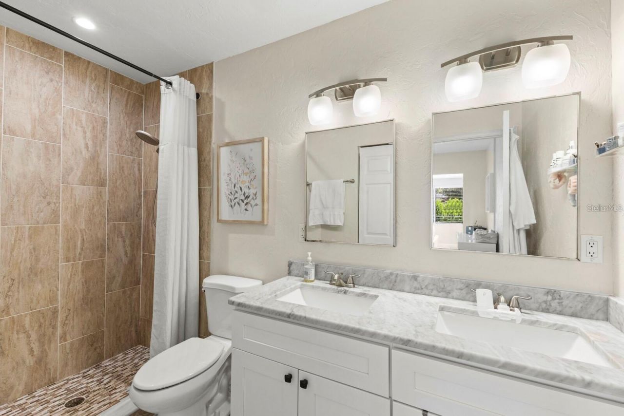 4925 Remington Drive, Sarasota, FL 34234 Photo