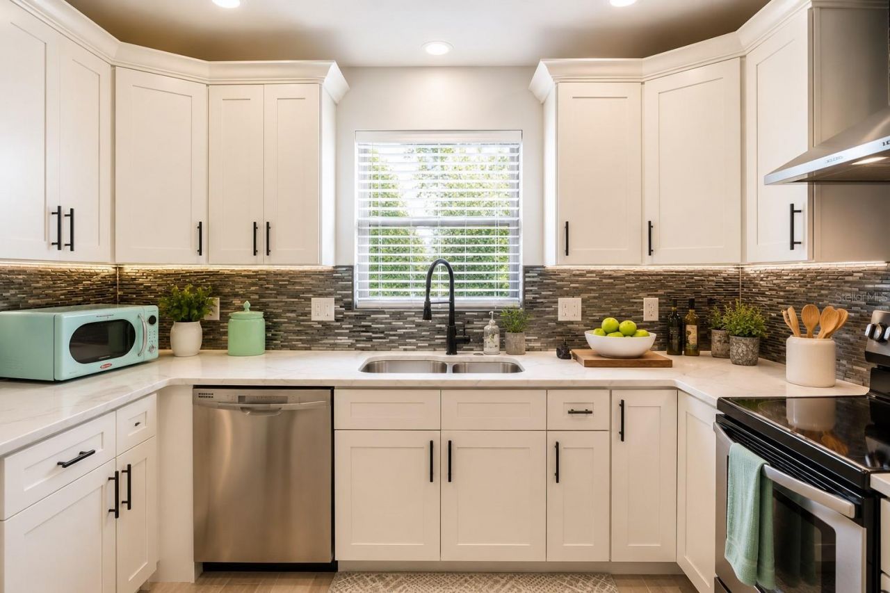 4925 Remington Drive, Sarasota, FL 34234 Photo