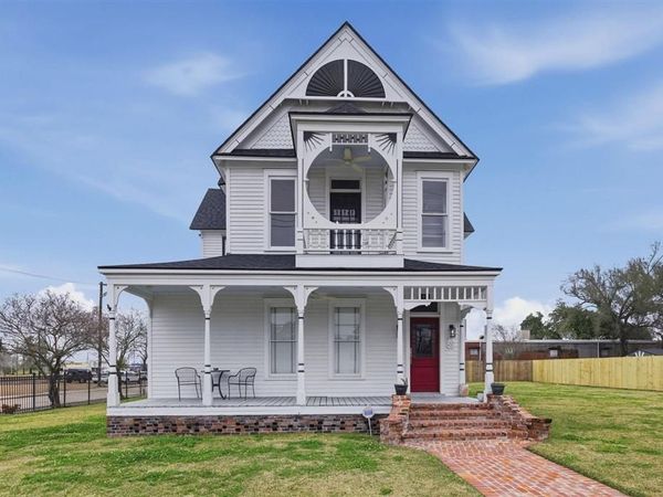 401 Pine St Street, Lake Charles, LA 70601