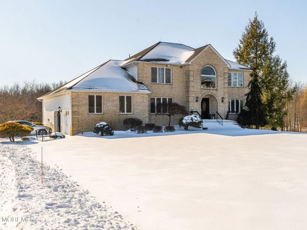 8 Tamar Court, Manalapan, NJ 07726