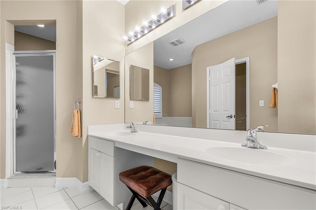 9060 Palmas Grandes Blvd, Unit 201, Bonita Springs, FL 34135 Photo