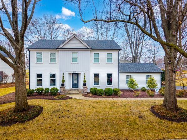 1205 Briergate Drive, Naperville, IL 60563