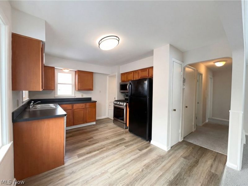 75 Greencroft Road, Bedford, OH 44146 Photo 2