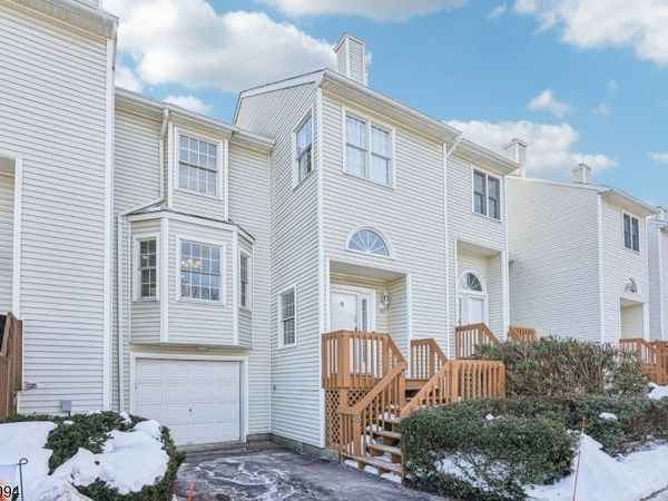 52 Ryan Ln, Lincoln Park, NJ 07035