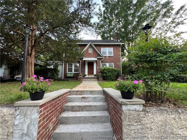 207 Hillcrest Avenue, Fayetteville, NC 28305