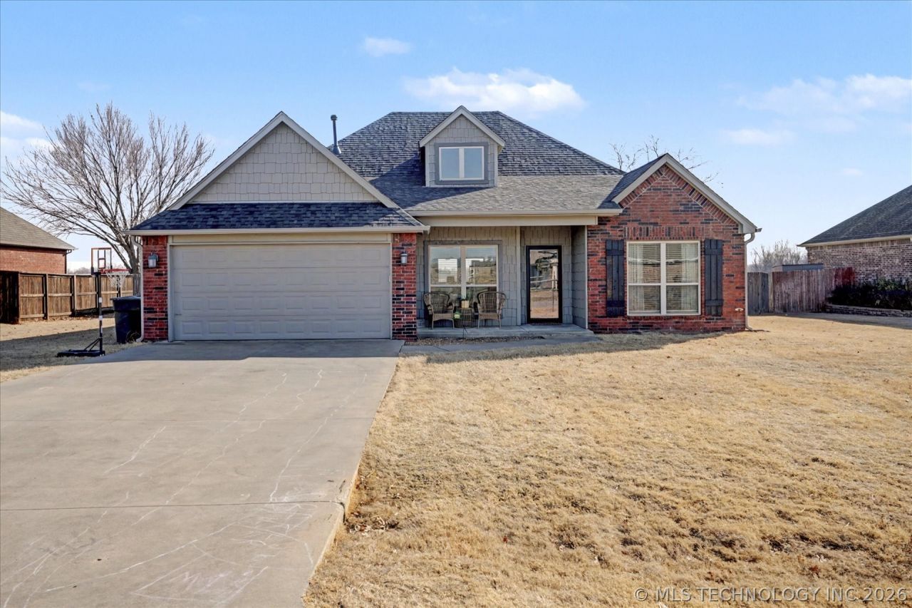 1405 S Choctaw Avenue, Skiatook, OK 74070 Main Photo