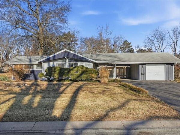 7725 Lamar Avenue, Prairie Village, KS 66208