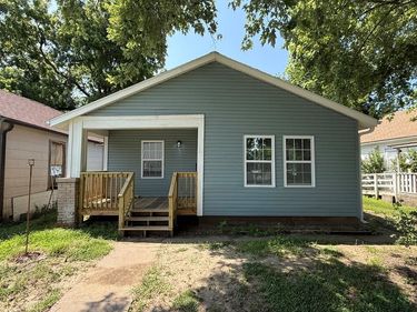 910 W Valley Street, St Joseph, MO 64504