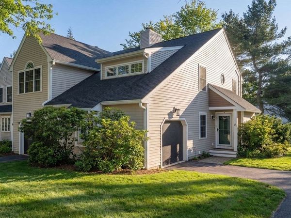 160 Pine Street, Unit 15, Newton, MA 02466