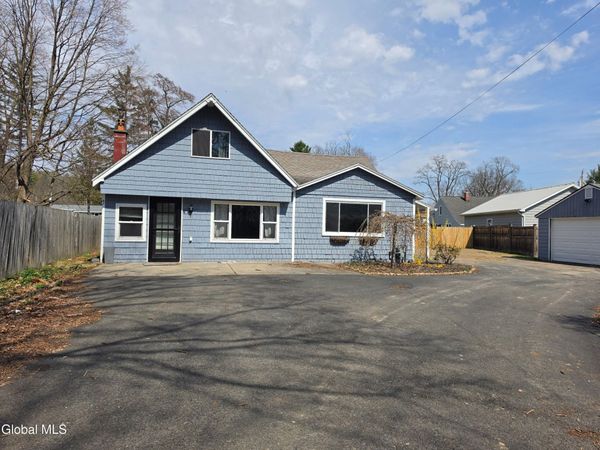 4 Valleyview Avenue, Schenectady, NY 12306
