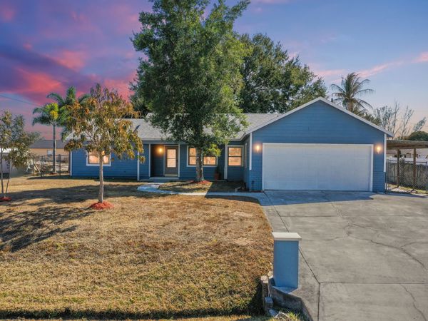 211 SW North Wakefield Circle, Port St. Lucie, FL 34953