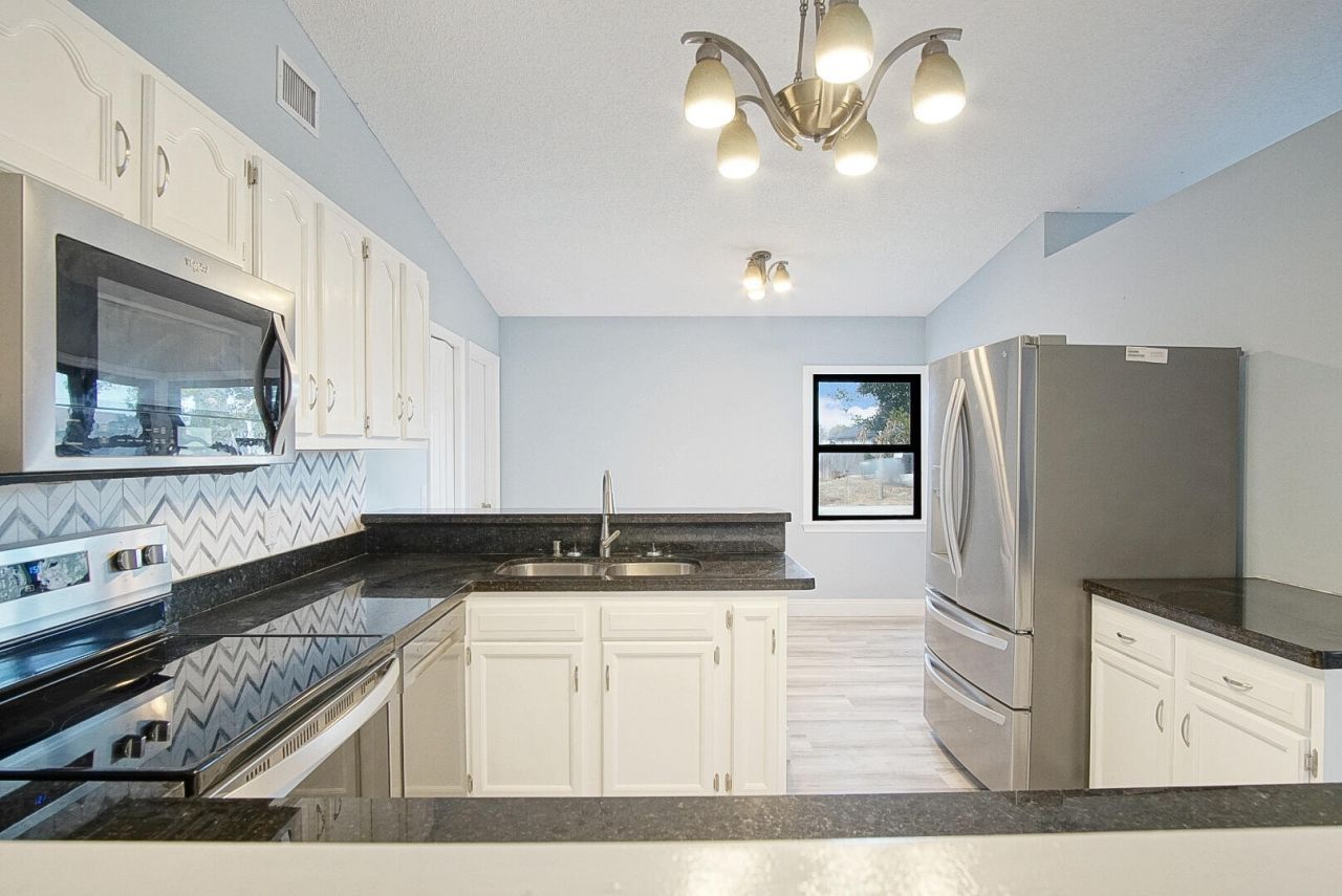 211 SW North Wakefield Circle, Port Saint Lucie, FL 34953 Photo