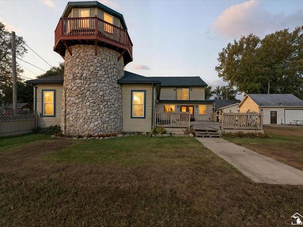 11239 Harold Drive, Luna Pier, MI 48157