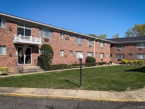 91 South Clinton Avenue , Unit 7B, Bay Shore, NY 11706