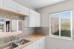 619 14th Ave. S photo 4