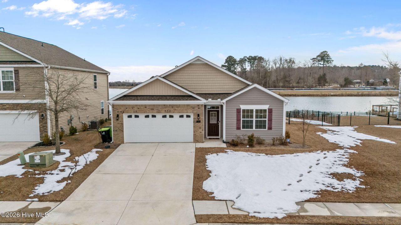 714 Lake Tyler Drive, New Bern, NC 28560 Main Photo