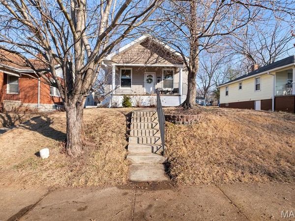 8925 Argyle Avenue, Overland, MO 63114